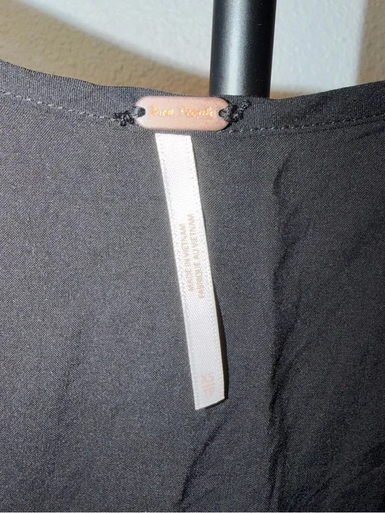 Free People 100% Viscose Black Oversized Camisole Spaghetti Tank Top Size XS - Picture 2 of 5